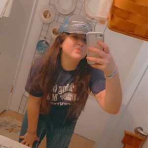 Meet your Posher, Danielle